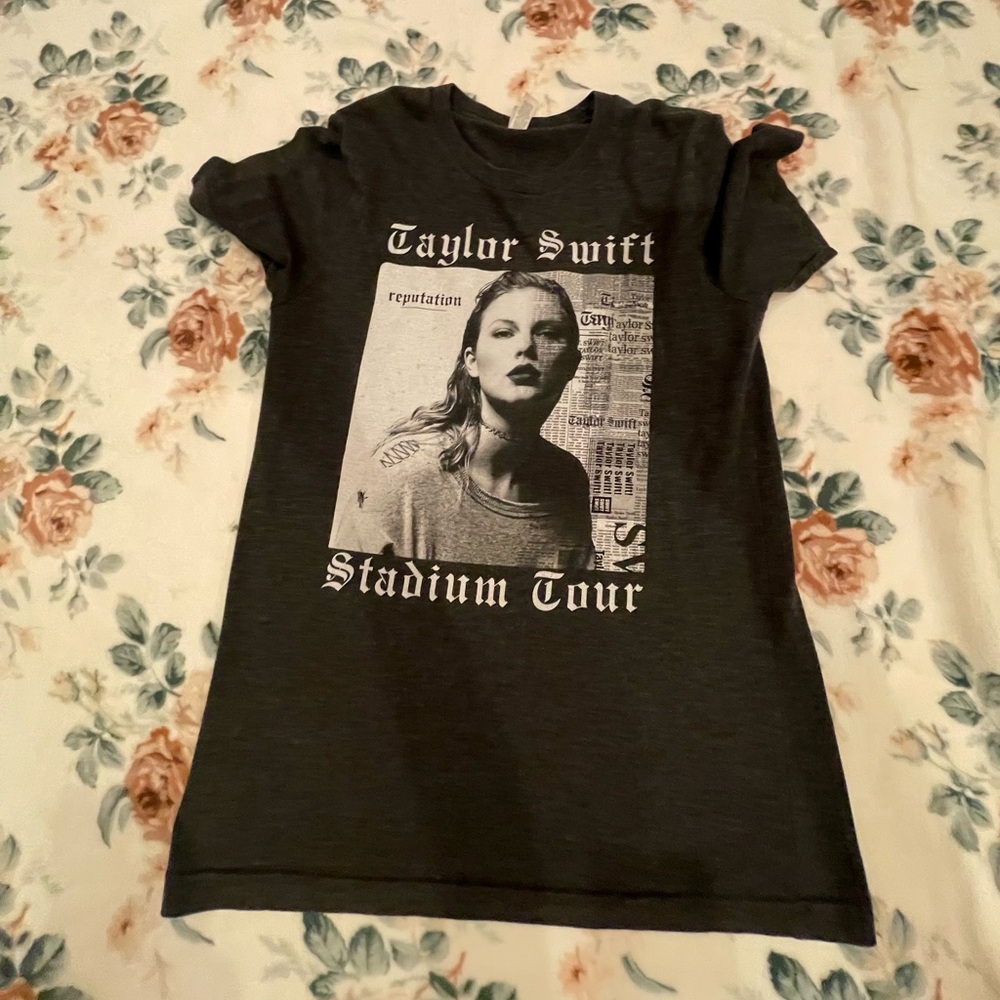 taylor swift tour shirt
